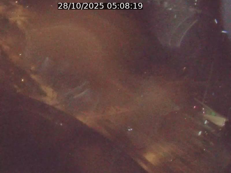Webcam sur l'avenue John Fitzgerald Kennedy (N51) avec vue sur le Pont rouge (Pont Grande Duchesse Charlotte), l'arrêt Pfaffenthal et l'entrée du quartier Kirchberg