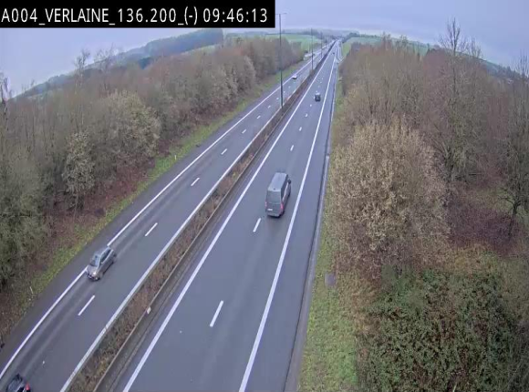 Webcam sur l'E411 à hauteur du pont surplombant la N40, à proximité de la sortie 26 Verlaine - Libramont-Chevigny. Vue orientée vers Namur
