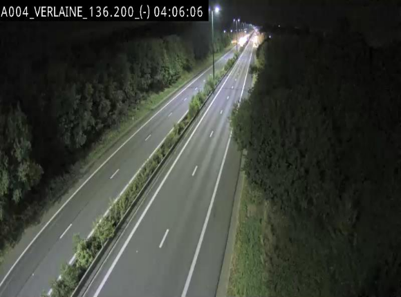 Webcam sur l'E411 à hauteur du pont surplombant la N40, à proximité de la sortie 26 Verlaine - Libramont-Chevigny. Vue orientée vers Namur