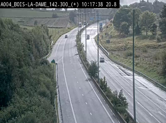 Webcam située entre la sortie 29 Neufchâteau et la jonction avec l'E25 en direction de Liège et Luxembourg