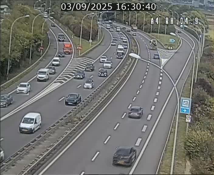 Traffic live webcam Luxembourg Leudelange - A4 - BK 4.9 - direction Luxembourg