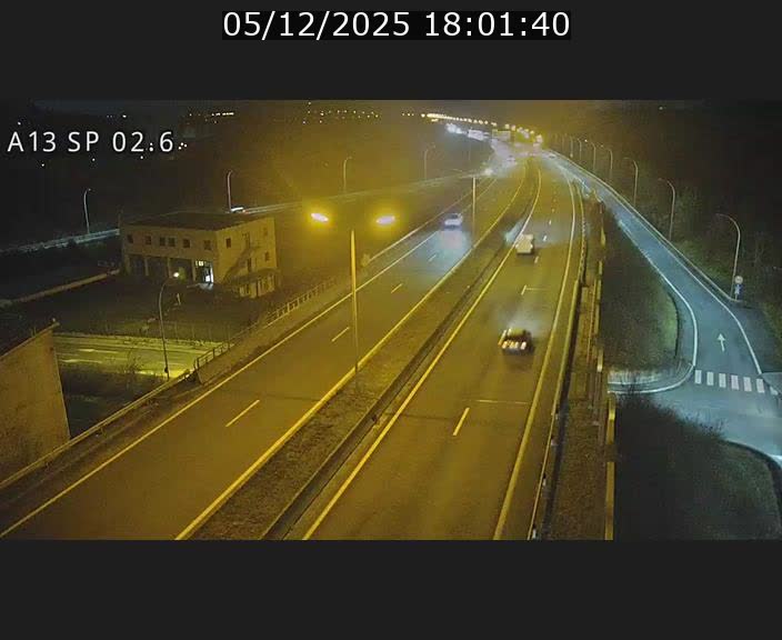 Traffic live webcam Luxembourg Sanem - A13 direction Pétange - BK 2.6