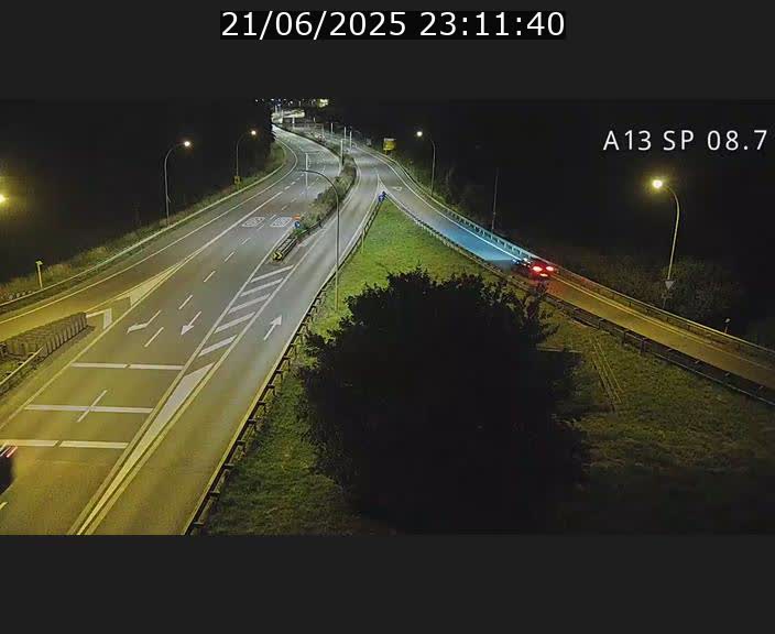 Traffic live webcam Luxembourg Jonction Lankelz - A13 direction Pétange - BK 8.7 