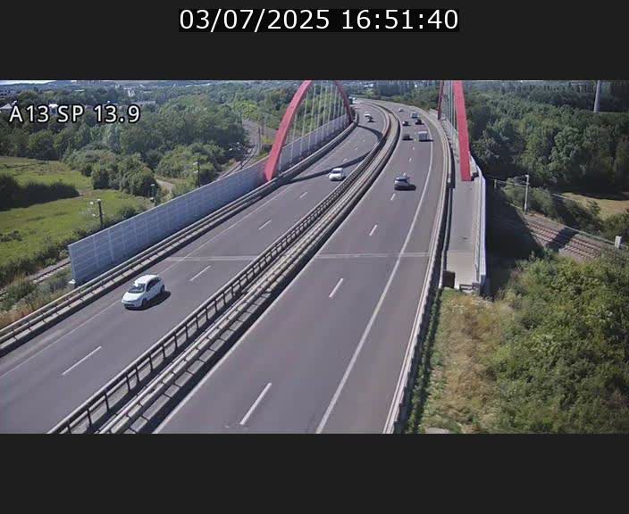 Traffic live webcam Luxembourg Kayl - A13 direction Esch-sur-Alzette/Luxembourg-ville - BK 13.9