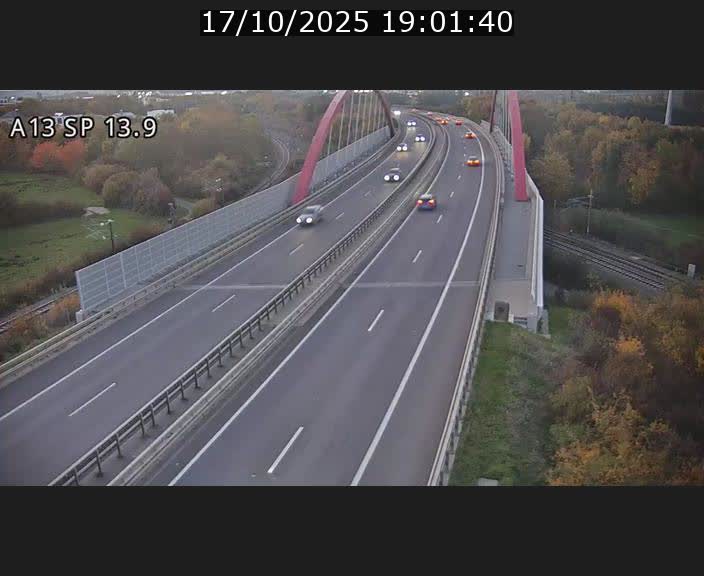 Traffic live webcam Luxembourg Kayl - A13 direction Esch-sur-Alzette/Luxembourg-ville - BK 13.9