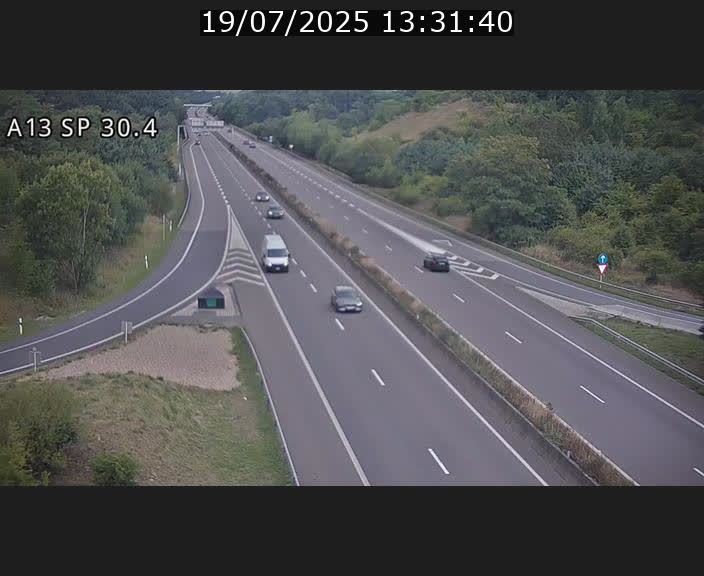 Traffic live webcam Luxembourg Altwies - A13 direction Luxembourg-ville - BK 30.4