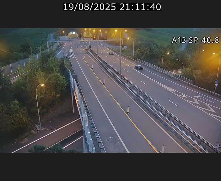 Webcam avec vue sur l'entrée côté allemand du tunnel Markusbierg à Schengen. Vue orientée vers le tunnel et Bettembourg