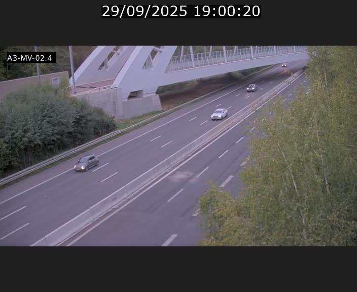 Webcam autoroute de la France (A3) au Luxembourg à Fentange, à proximité de la Croix de Gasperich. Vue orientée vers la Cloche d'Or