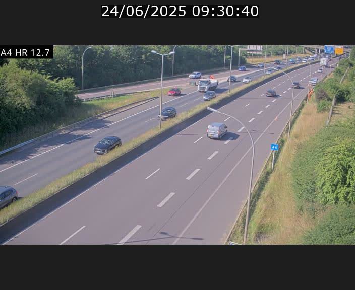 Traffic live webcam Luxembourg Esch sur Alzette - A4 - BK 12.7 - direction Esch-Belval