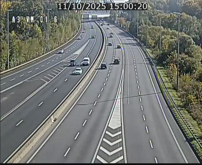 Traffic live webcam Luxembourg - Croix de Gasperich - A3 - BK 1.6 - direction France/Aire de Berchem