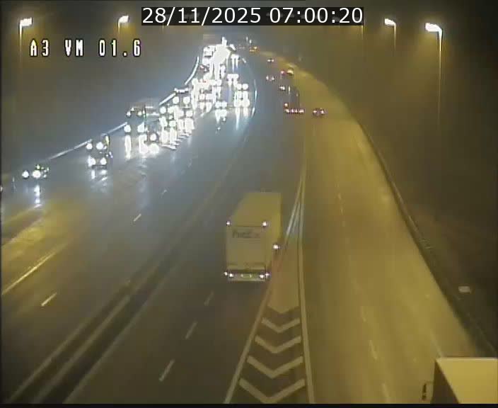 Traffic live webcam Luxembourg - Croix de Gasperich - A3 - BK 1.6 - direction France/Aire de Berchem