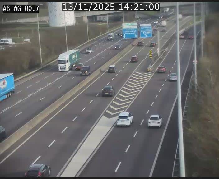 Traffic live webcam Luxembourg Croix de Cessange - A6 - BK 0.7 - direction A3 France
