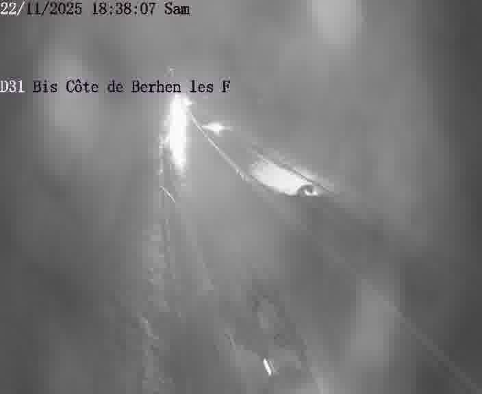Webcam de surveillance sur D31bis (France) à Behren-lès-Forbach, cadrée vers Sarreguemines, proposant une information routière utile aux déplacements quotidiens.