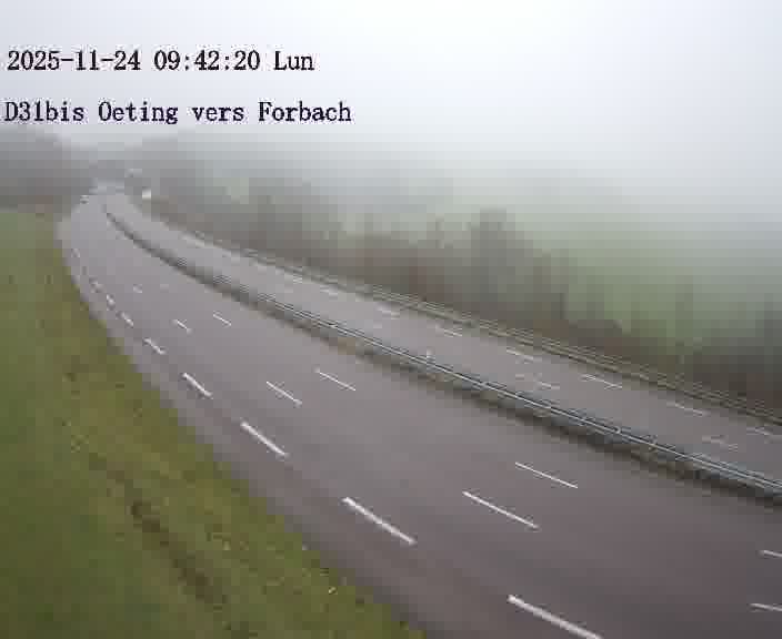 Caméra routière située sur D31bis (France) à Oeting, orientée vers Forbach, surveillant en continu la circulation locale et régionale.