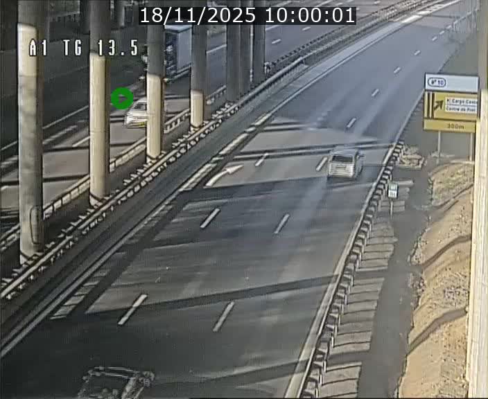 Traffic live webcam Luxembourg Senningen - A1 direction Luxembourg - BK 13.5