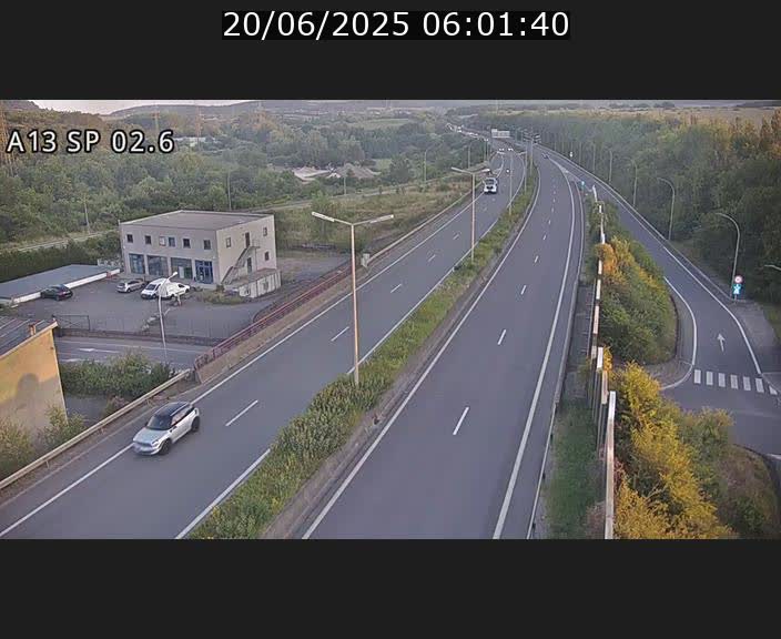 Traffic live webcam Luxembourg Sanem - A13 direction Pétange - BK 2.6