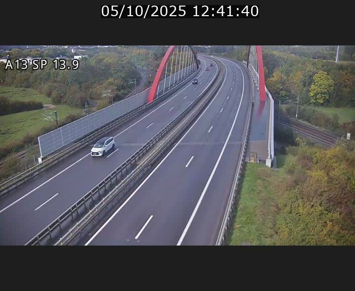 Traffic live webcam Luxembourg Kayl - A13 direction Esch-sur-Alzette/Luxembourg-ville - BK 13.9