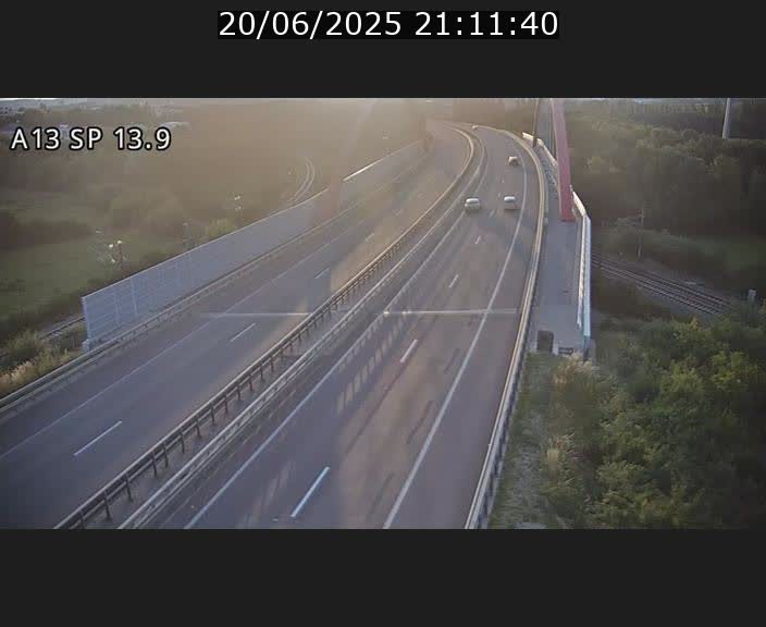 Traffic live webcam Luxembourg Kayl - A13 direction Esch-sur-Alzette/Luxembourg-ville - BK 13.9