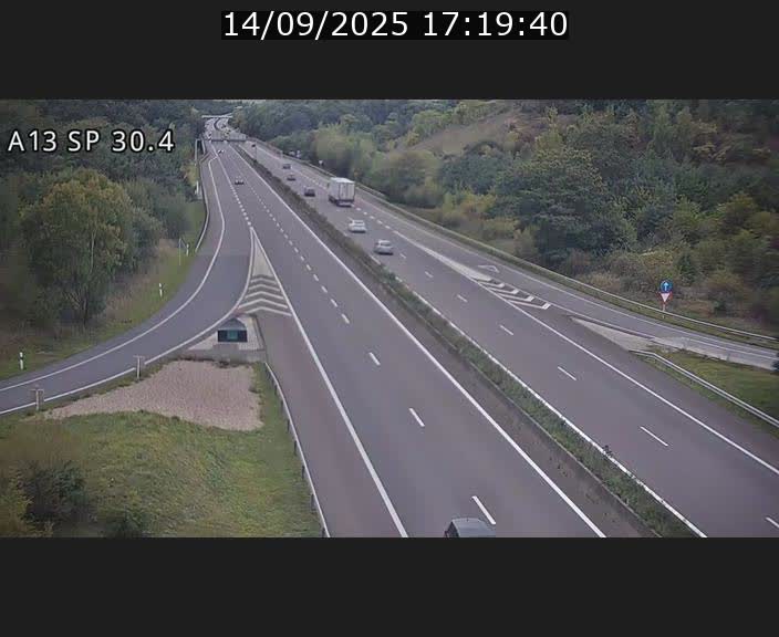 Traffic live webcam Luxembourg Altwies - A13 direction Luxembourg-ville - BK 30.4