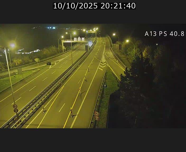 Webcam autoroute A13 à la sortie est du tunnel Markusbierg à Schengen. Vue sur le pont de la Moselle, vers l'Allemagne