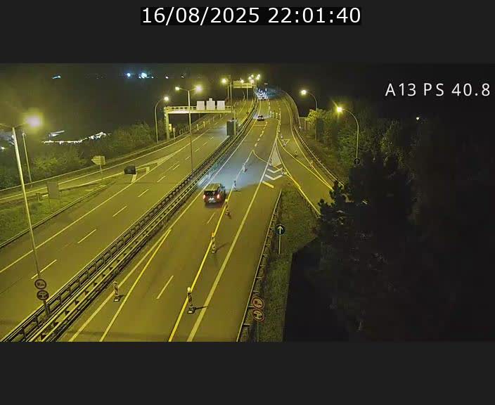 Webcam autoroute A13 à la sortie est du tunnel Markusbierg à Schengen. Vue sur le pont de la Moselle, vers l'Allemagne