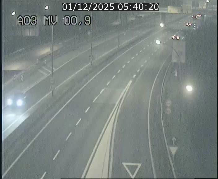 Traffic live webcam Luxembourg Croix de Gasperich - A3 - BK 0.4 - direction Luxembourg