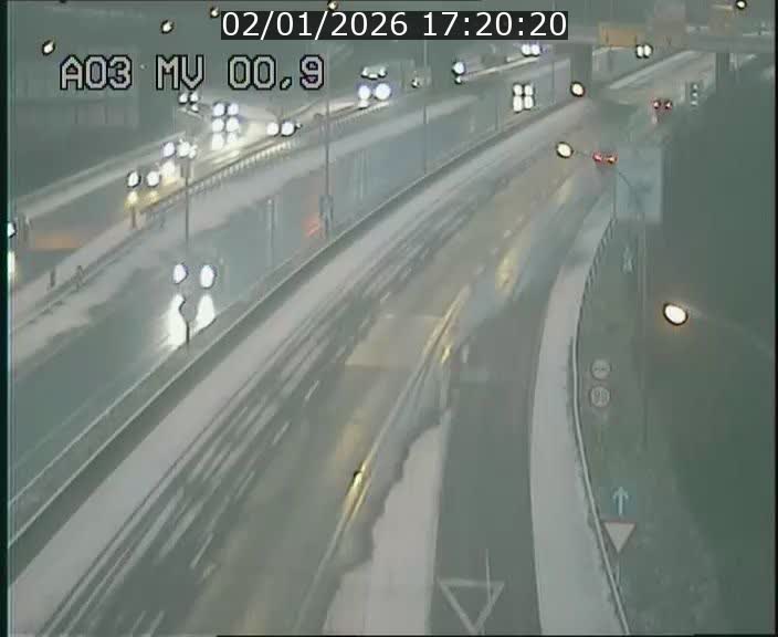 Traffic live webcam Luxembourg Croix de Gasperich - A3 - BK 0.4 - direction Luxembourg