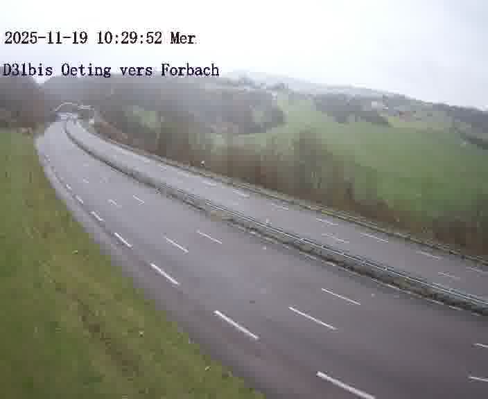 Caméra routière située sur D31bis (France) à Oeting, orientée vers Forbach, surveillant en continu la circulation locale et régionale.