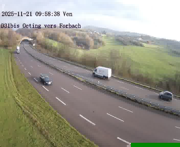Caméra routière située sur D31bis (France) à Oeting, orientée vers Forbach, surveillant en continu la circulation locale et régionale.