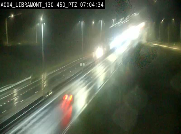 Webcam E411 à hauteur de la sortie 25 de Libramont menant vers Bouillon, Sedan et Reims via la N89. Vue orientée vers Bruxelles