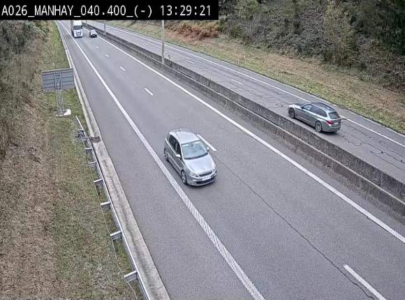 Webcam autoroute A26/E25 à hauteur de Manhay, après la jonction avec la N651 en direction de Liège - BK 40.4