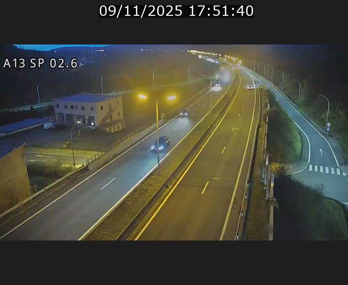 Traffic live webcam Luxembourg Sanem - A13 direction Pétange - BK 2.6