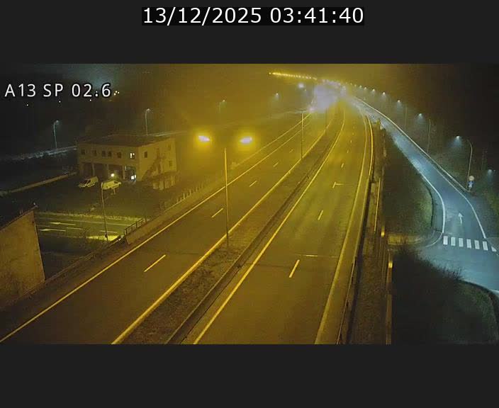 Traffic live webcam Luxembourg Sanem - A13 direction Pétange - BK 2.6