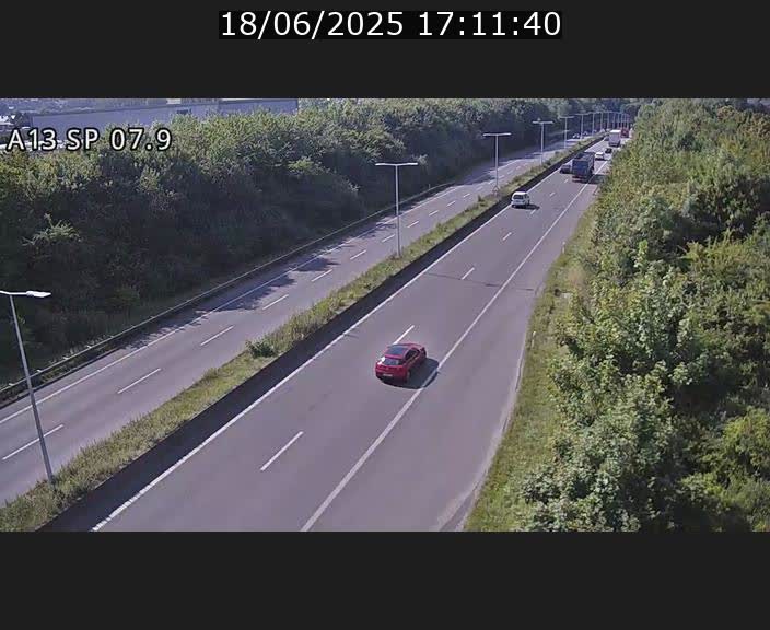 Traffic live webcam Luxembourg Jonction Lankelz - A13 direction Pétange - BK 7.9