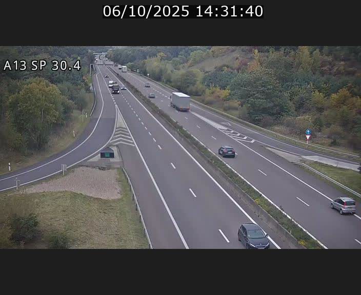 Traffic live webcam Luxembourg Altwies - A13 direction Luxembourg-ville - BK 30.4