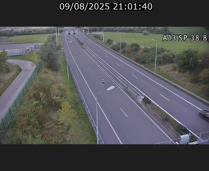 Webcam autoroute A13 à l'entrée ouest du tunnel Markusbierg à Schengen. Vue orientée vers le tunnel et l'Allemagne