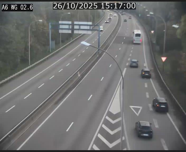 Traffic live webcam Luxembourg Croix de Cessange - A6 - BK 2.6 - direction France/Allemagne