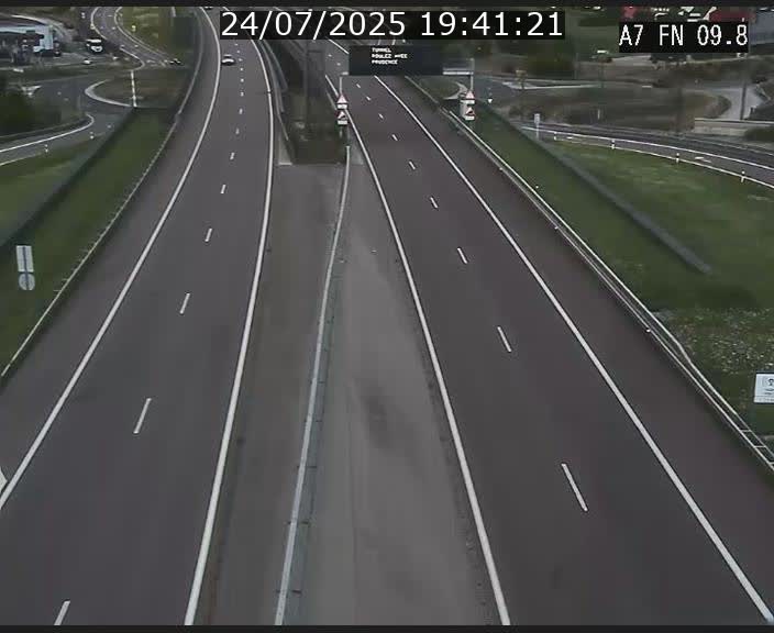 Caméra trafic Luxembourg - A7, Tunnel Gousselerbierg, sortie sud, direction rond-point Lorentzweiler (BK 9.9)