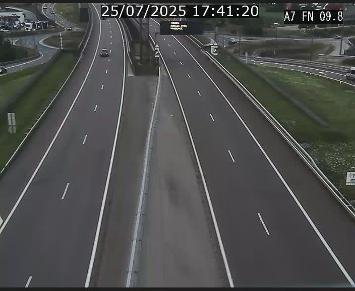 Caméra trafic Luxembourg - A7, Tunnel Gousselerbierg, sortie sud, direction rond-point Lorentzweiler (BK 9.9)