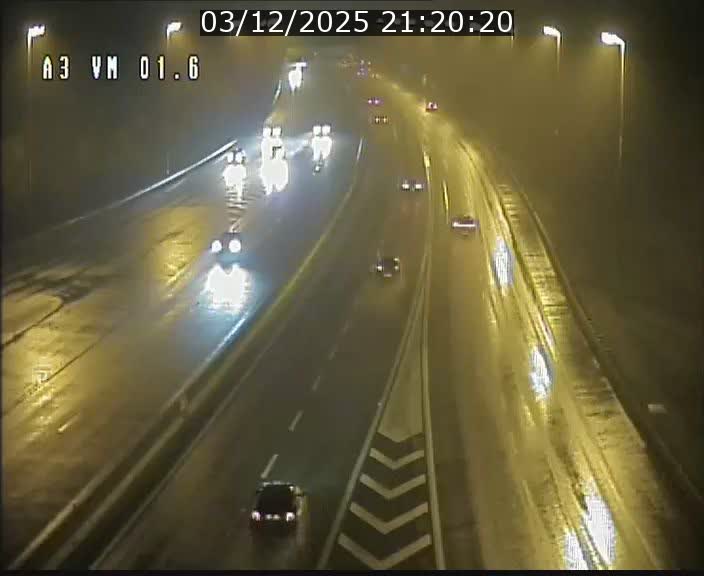 Traffic live webcam Luxembourg - Croix de Gasperich - A3 - BK 1.6 - direction France/Aire de Berchem