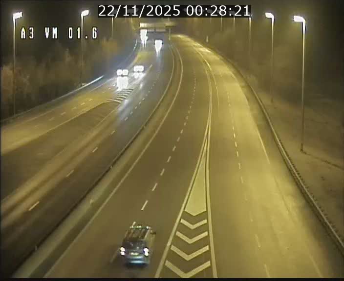 Traffic live webcam Luxembourg - Croix de Gasperich - A3 - BK 1.6 - direction France/Aire de Berchem