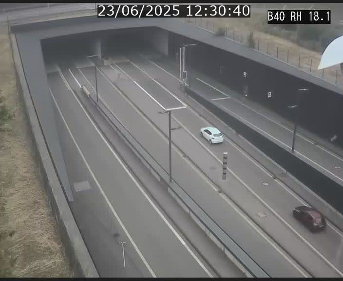 Webcam sur la route de contournement d'Esch-Belval avant le tunnel Central Gate au niveau de la porte de France et du radar fixe