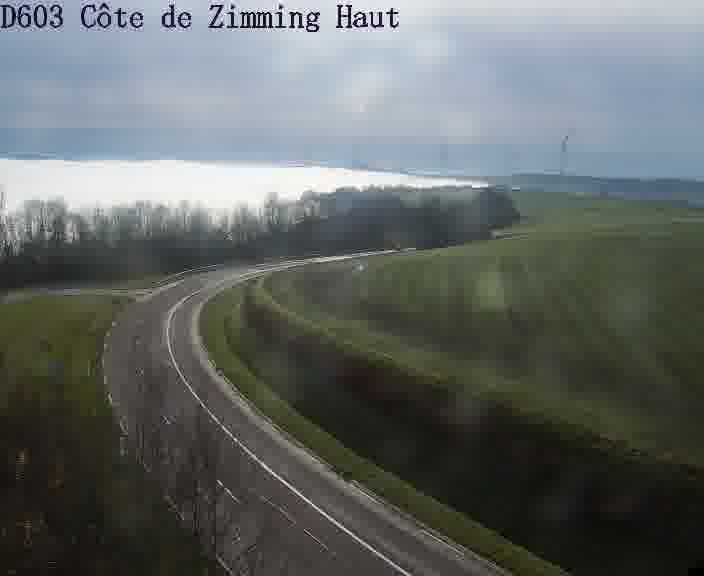 Webcam sur la D603 située en haut de la Côte de Zimming. Vue orientée vers Saint-Avold.