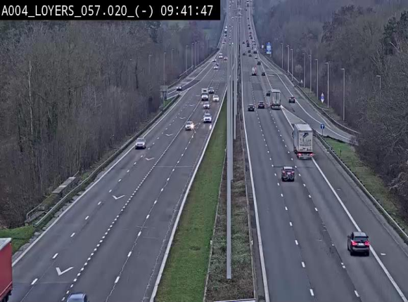 Webcam E411 au niveau du viaduc de Beez à Loyers, entre Champion et Warissoulx. Vue orientée vers Bruxelles