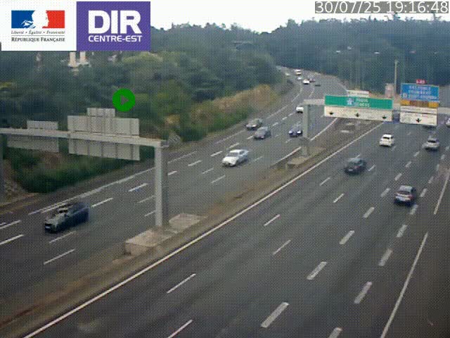 Caméra de circulation routière sur le boulevard périphérique Laurent Bonnevay de Lyon (D383) à hauteur de Bron, avant la jonction avec l'A43. Vue orientée vers l'échangeur