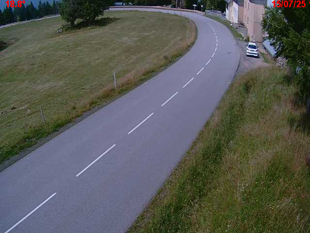 Webcam en haut du col du Ballon d'Alsace sur la D465 à 1075 mètres d'altitude dans les Vosges