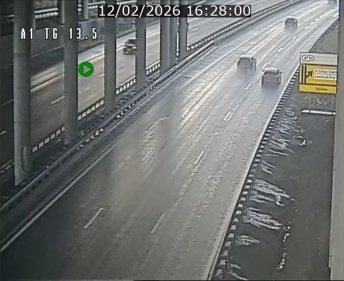 Traffic live webcam Luxembourg Senningen - A1 direction Luxembourg - BK 13.5