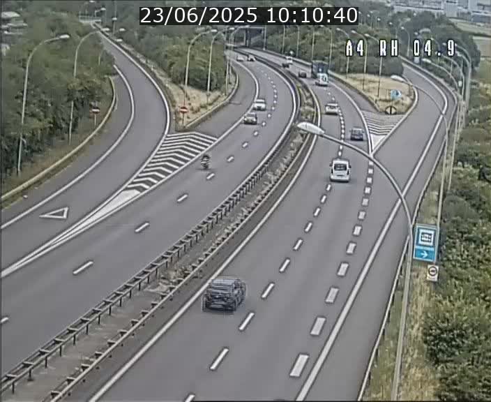 Traffic live webcam Luxembourg Leudelange - A4 - BK 4.9 - direction Luxembourg