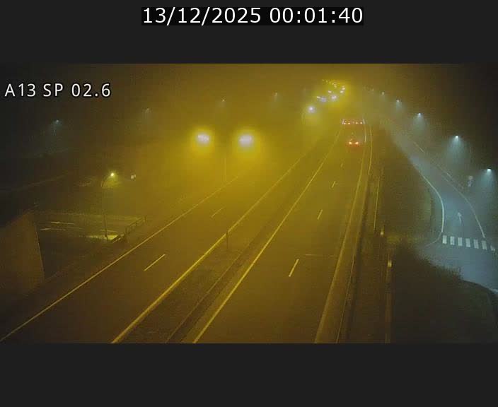 Traffic live webcam Luxembourg Sanem - A13 direction Pétange - BK 2.6