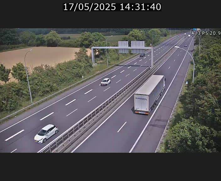 Traffic live webcam Luxembourg Croix de Bettembourg, rond-point d'Hellange - A13 direction Allemagne - BK 20.9